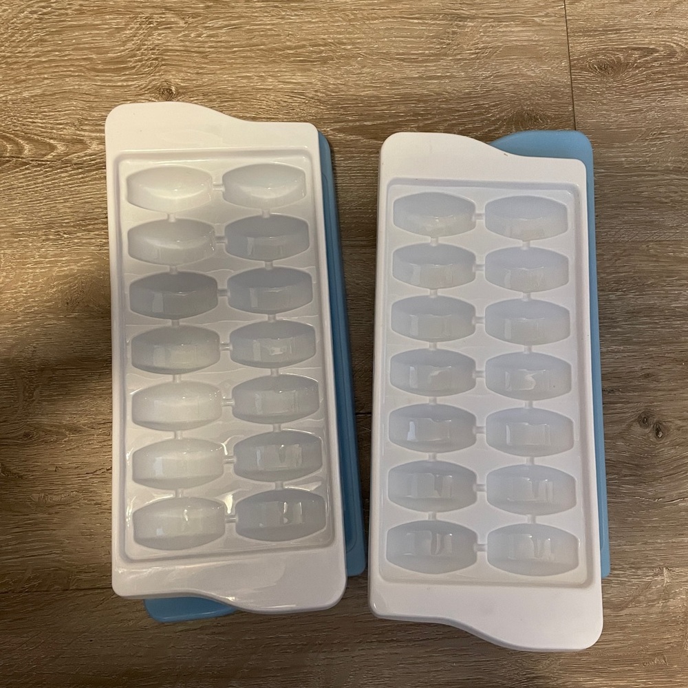 🍀4 for $25🍀

EUC Oxo ice cube trays